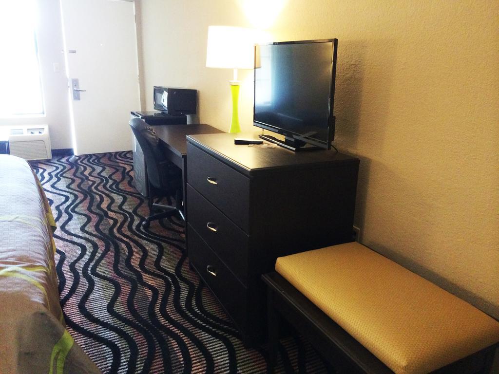 Super 8 By Wyndham Lakeland Extérieur photo