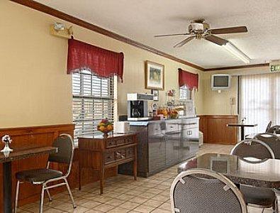 Super 8 By Wyndham Lakeland Extérieur photo